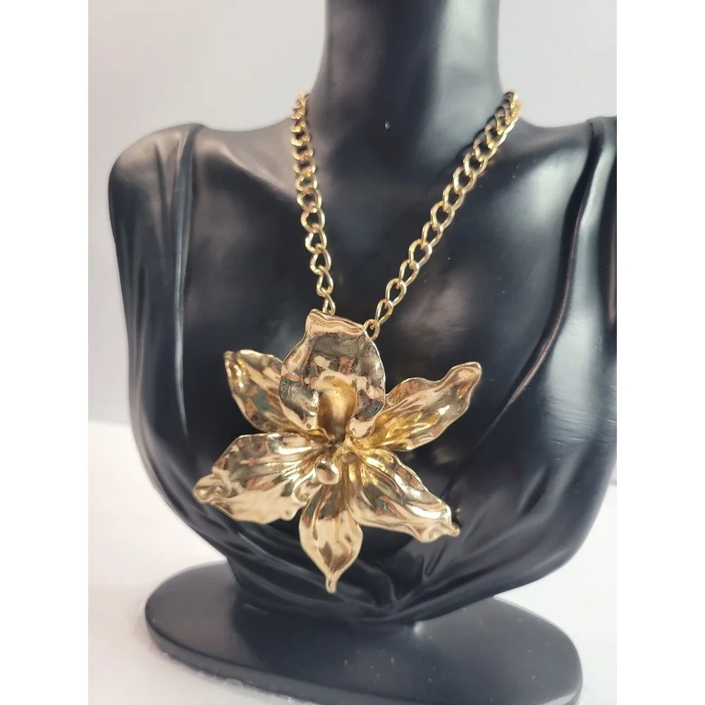 Gold Tone Flower Pendant Necklace Large Statement Floral Boho Vintage Style